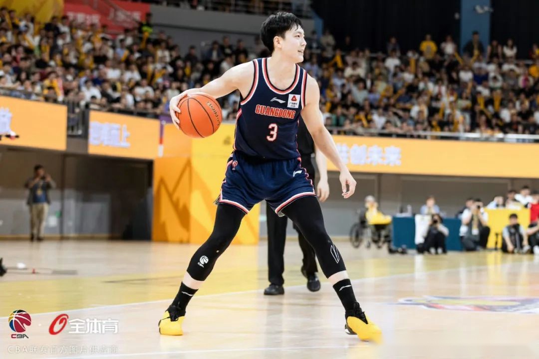 包含转会期体能课后，切尔西手感冰凉备战CBA常规赛，更衣室稳定，心理建设被强调的词条-爱游戏app