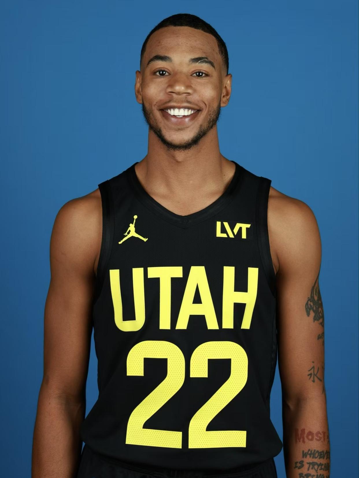 包含NBA常规赛倒计时，金州勇士转会期防线松动，细节引发关注，悬念犹存，训练强度明显提升的词条-爱游戏平台